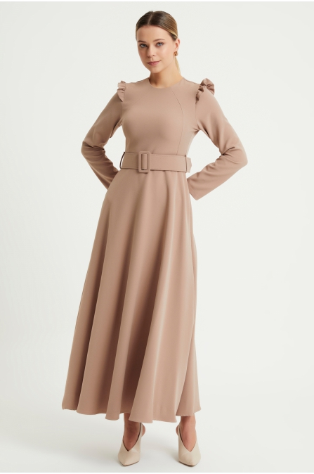 Omuz Fırfırlı Kemerli Elbise - Bej